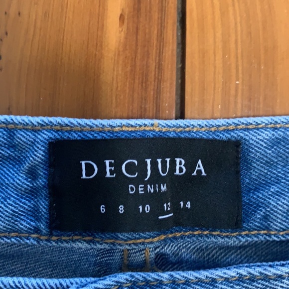 Ladies Flattering High Waisted Denim Shorts - Picture 2 of 3